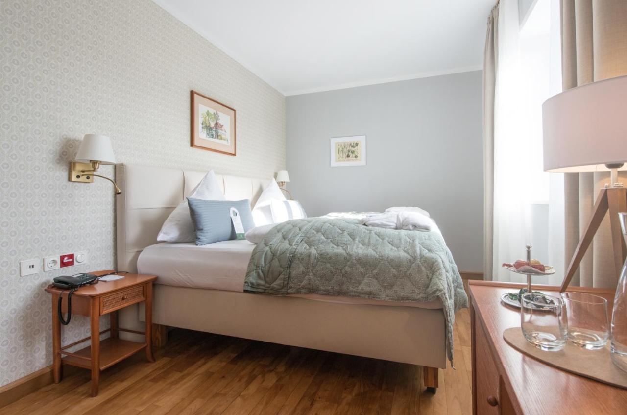 Biohotel Schlossgut Oberambach Екстериор снимка