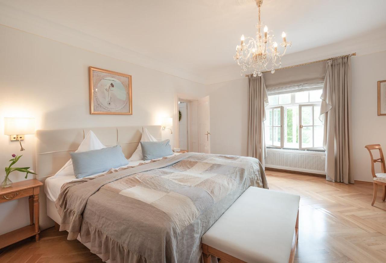 Biohotel Schlossgut Oberambach Екстериор снимка