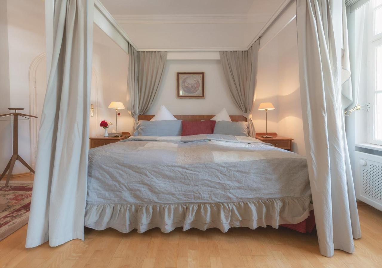 Biohotel Schlossgut Oberambach Екстериор снимка