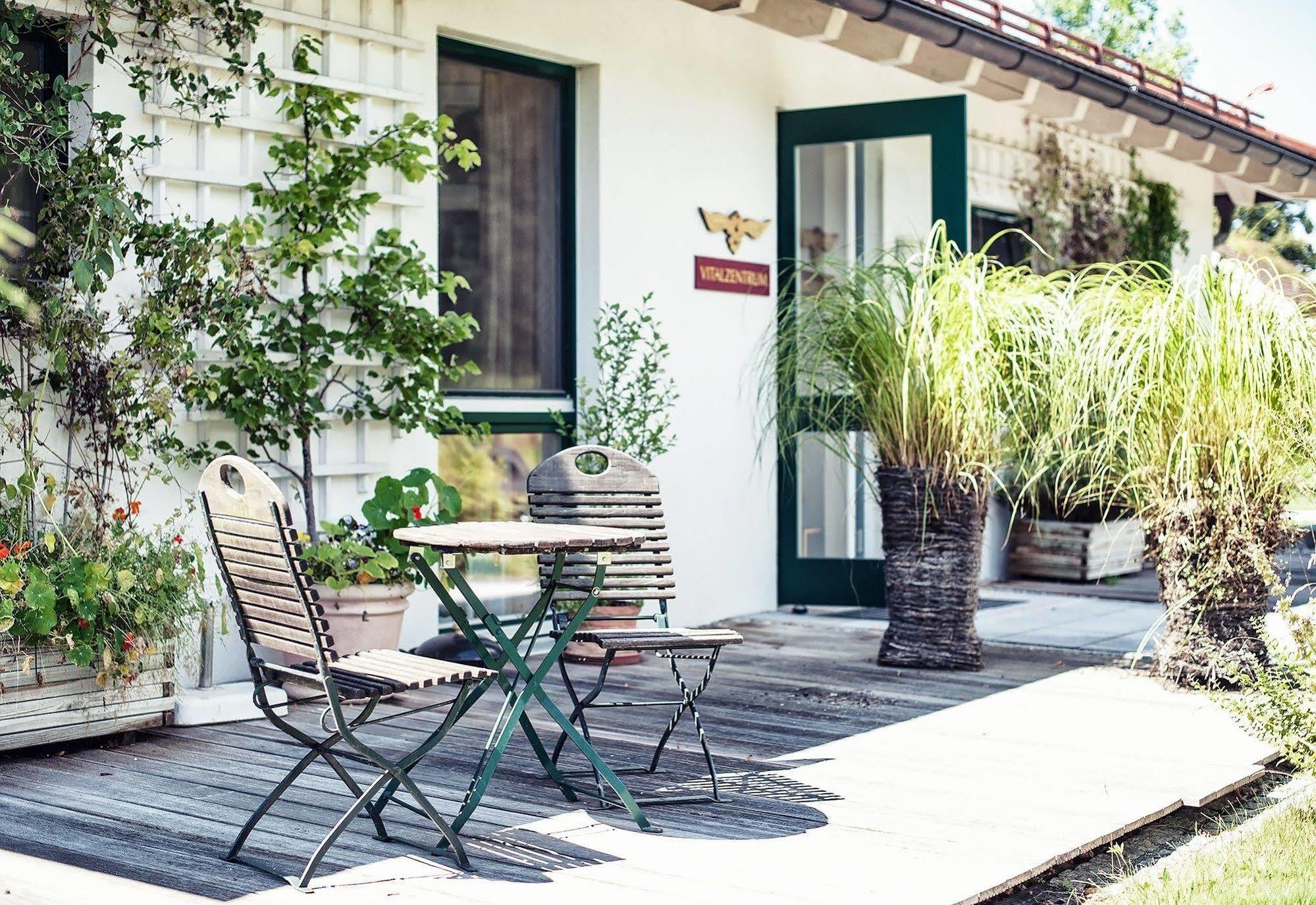 Biohotel Schlossgut Oberambach Екстериор снимка
