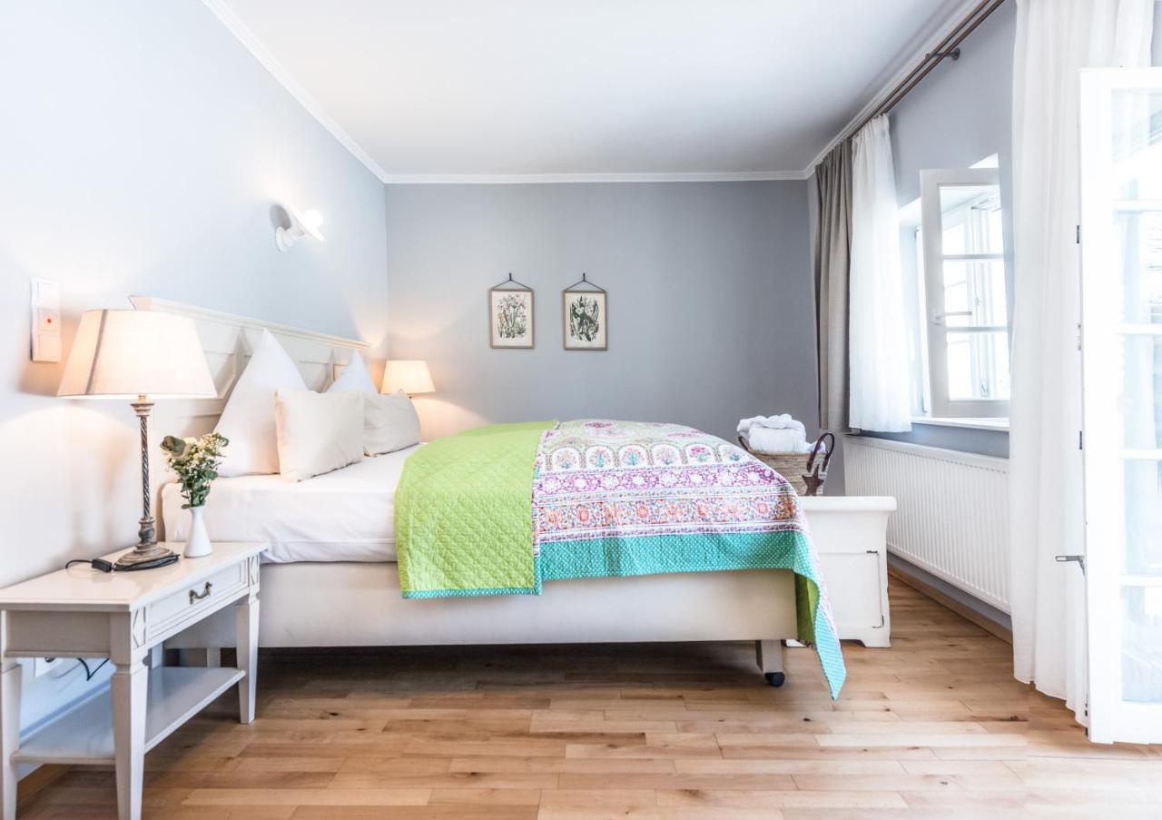Biohotel Schlossgut Oberambach Екстериор снимка