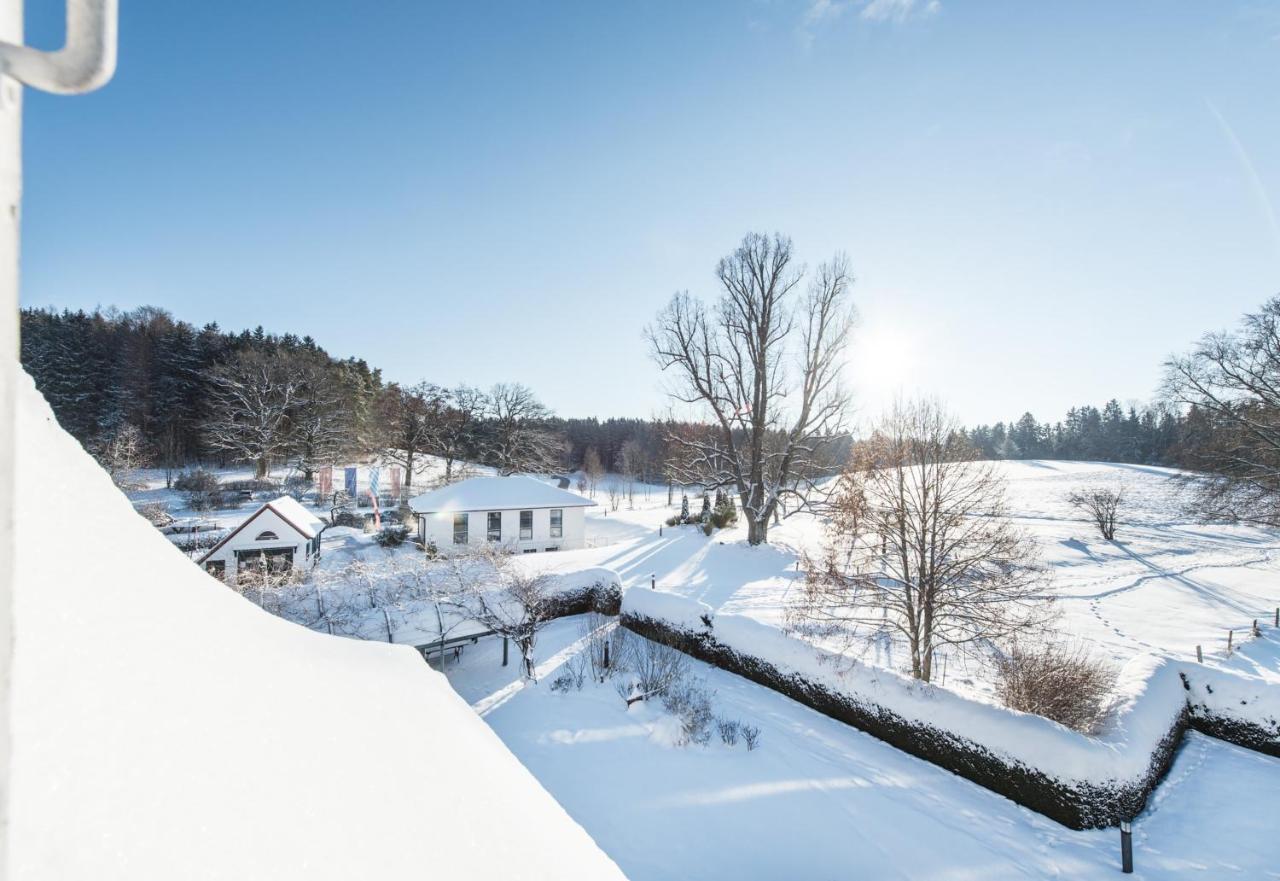 Biohotel Schlossgut Oberambach Екстериор снимка